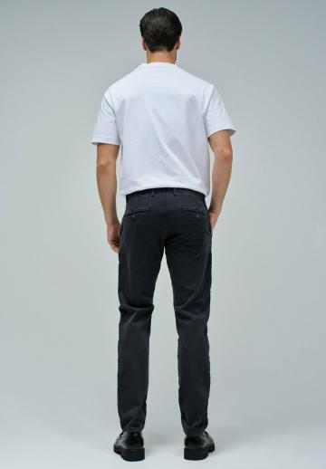 Узкие джинсы