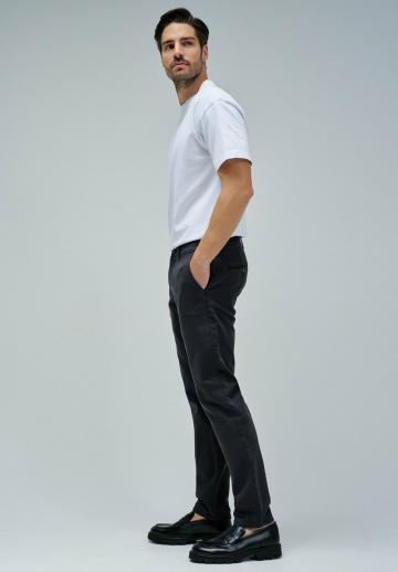 Узкие джинсы