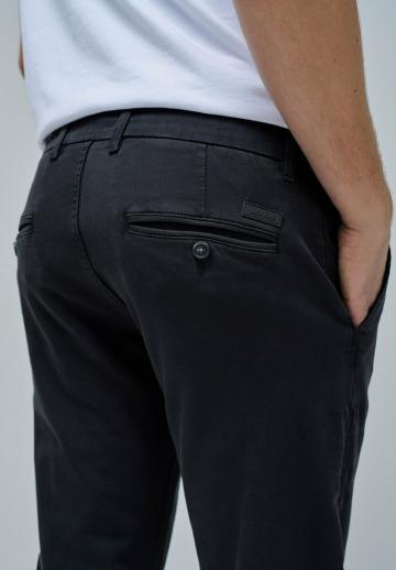 Узкие джинсы