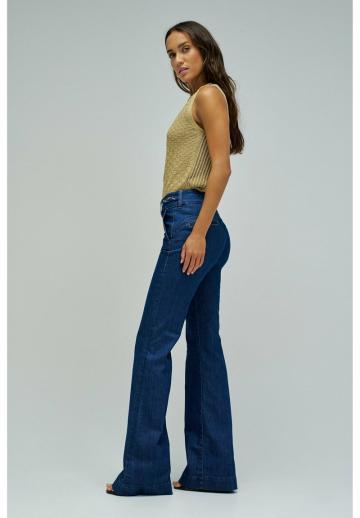 Клешеные джинсы