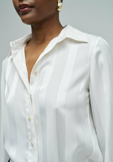 Атласная блузка