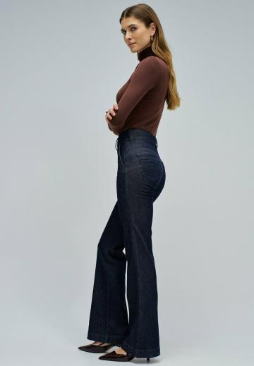 Клешеные брюки