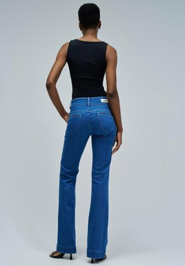 Клешеные брюки