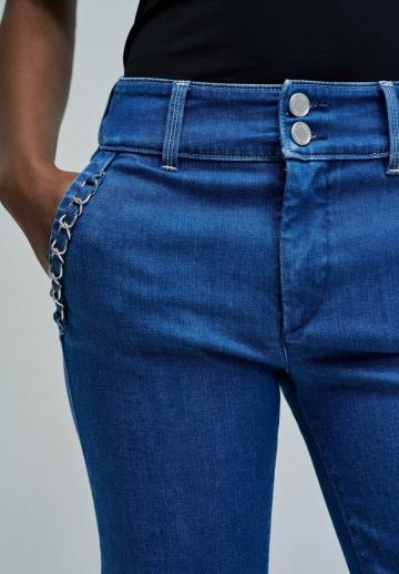 Клешеные брюки