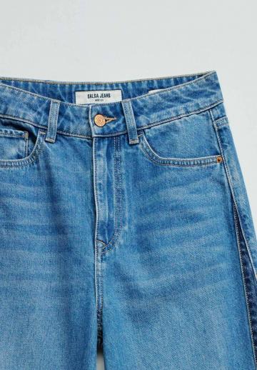 Клешеные джинсы