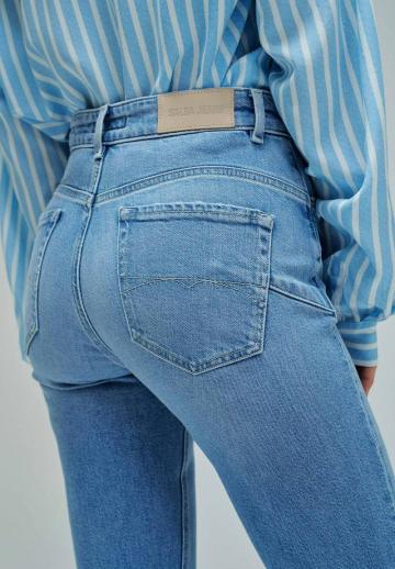 Клешеные брюки