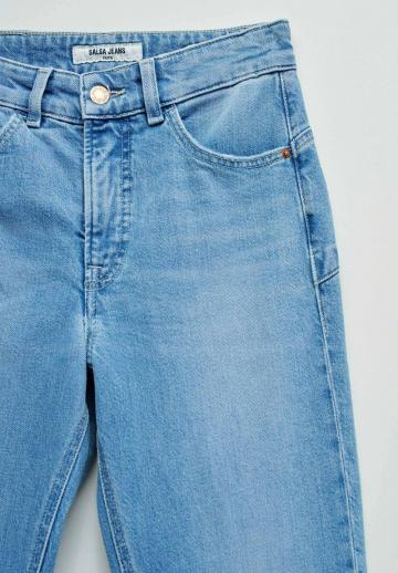 Клешеные брюки