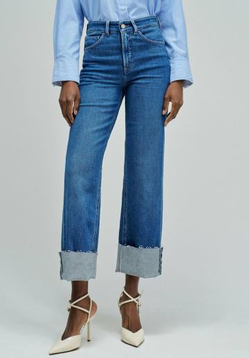 Короткие джинсы