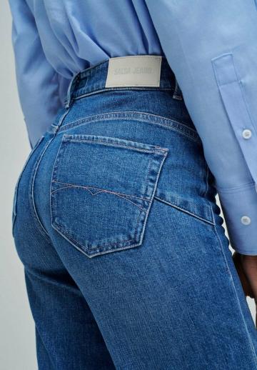 Короткие джинсы