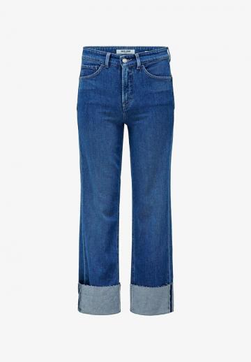 Короткие джинсы