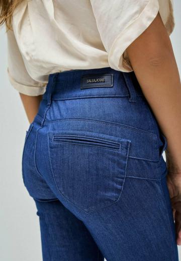 Короткие джинсы