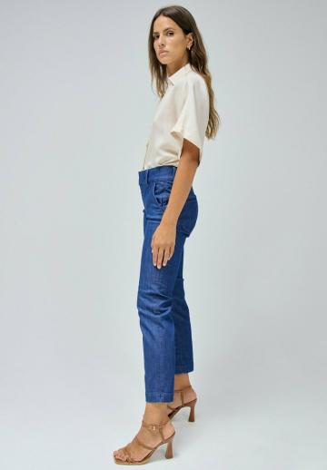 Короткие джинсы