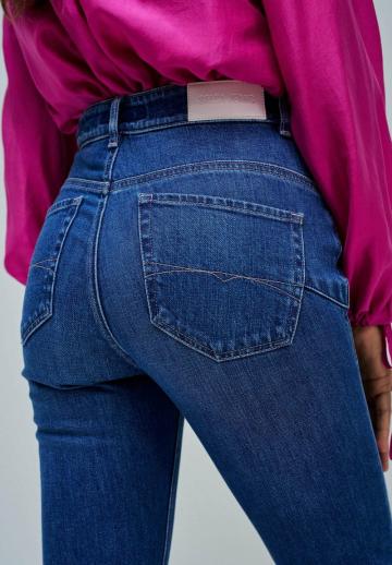 Короткие джинсы