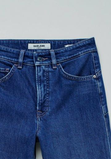 Короткие джинсы