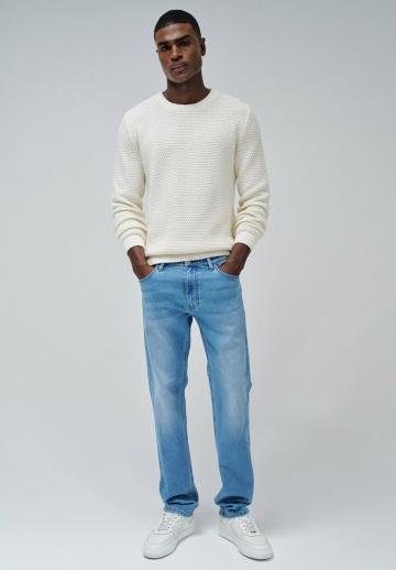 Узкие джинсы