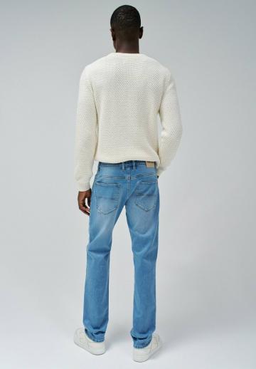 Узкие джинсы