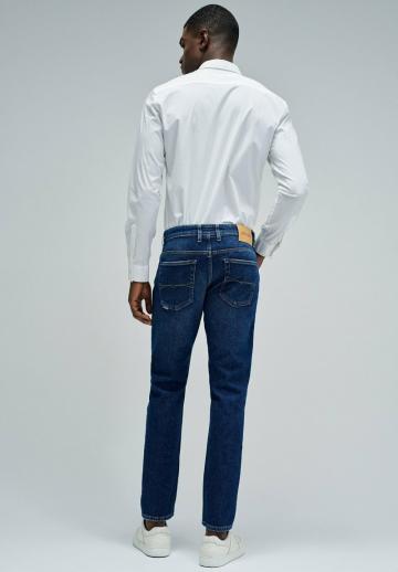 Узкие джинсы