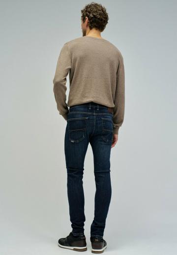 Узкие джинсы