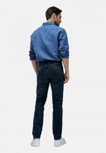 Узкие джинсы