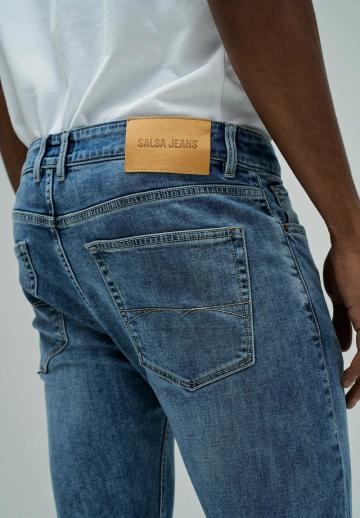 Узкие джинсы