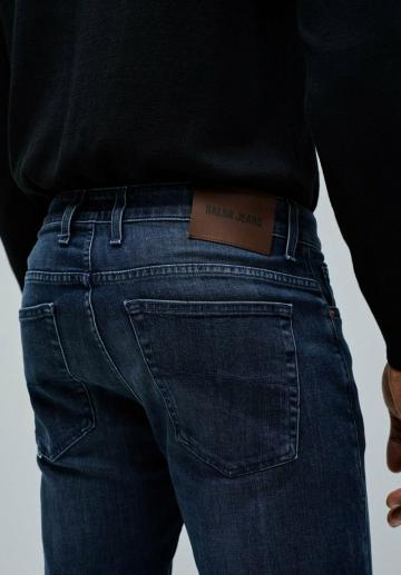 Узкие джинсы