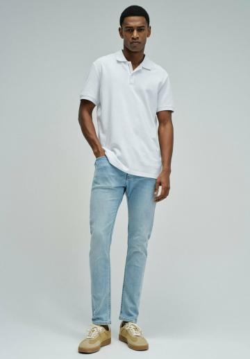 Узкие джинсы