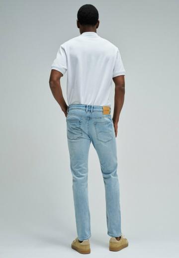 Узкие джинсы