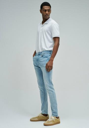 Узкие джинсы