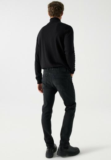 Узкие джинсы