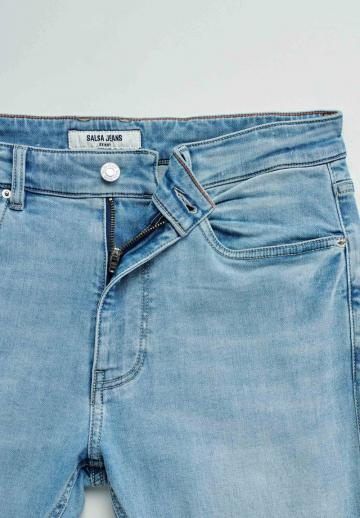 Узкие джинсы