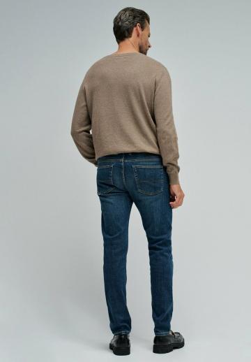 Узкие джинсы