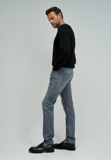 Узкие джинсы