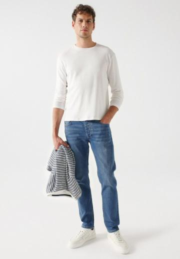 Прямые джинсы