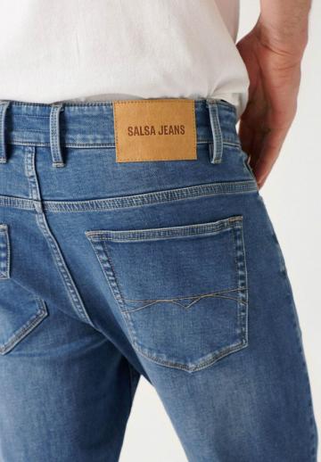 Прямые джинсы