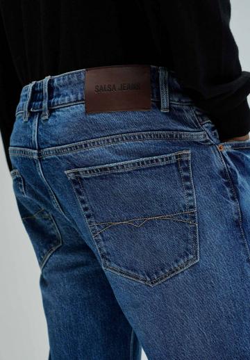 Прямые джинсы