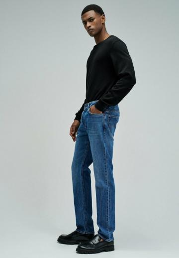 Прямые джинсы