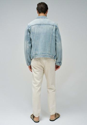 Джинсовая куртка