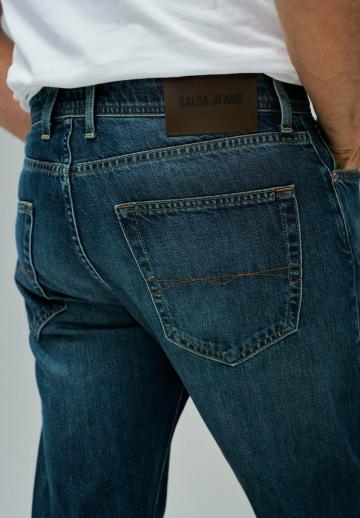 Прямые джинсы