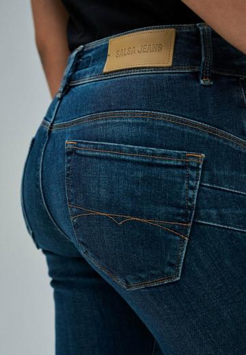 Клешеные брюки