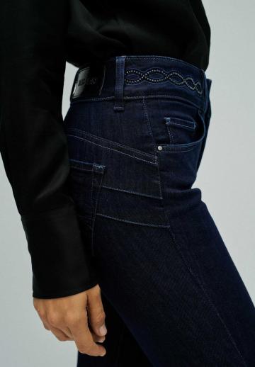 Короткие джинсы