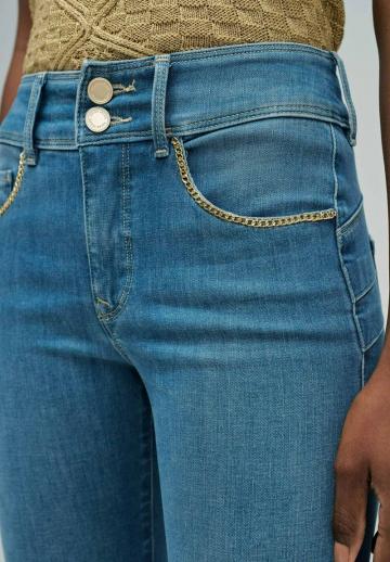Прямые джинсы