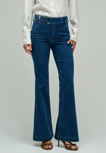 Клешеные брюки