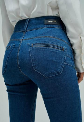 Клешеные брюки