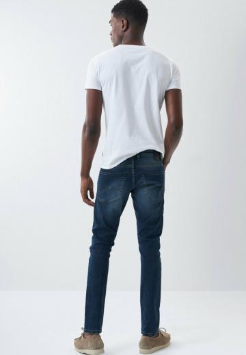 Узкие джинсы