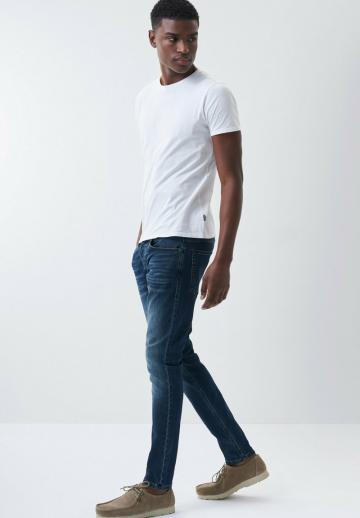 Узкие джинсы