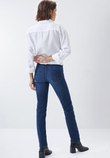 Прямые джинсы