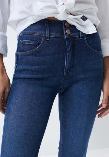 Прямые джинсы