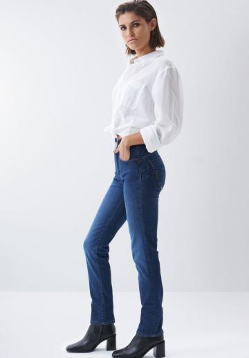 Прямые джинсы