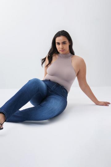 Прямые джинсы