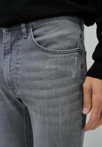 Узкие джинсы